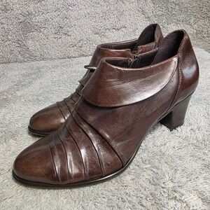 Everybody by BZ Moda Brown Leather Ruched Ankle Booties Womens 39  NEW8 8.5